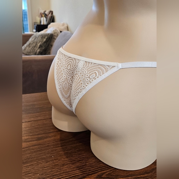 White Lace Lingerie set, GG: 36C-34DD - Picture 7 of 12